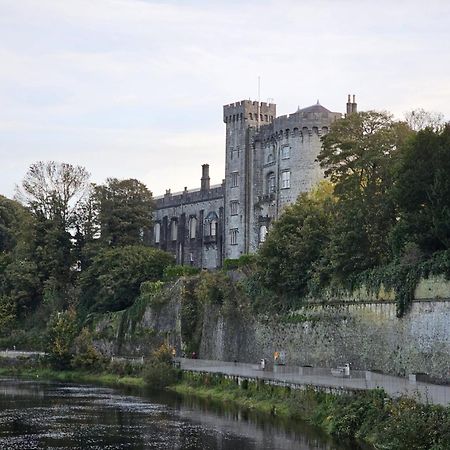 Cozy 2 Bedroom Apartment Kilkenny Esterno foto