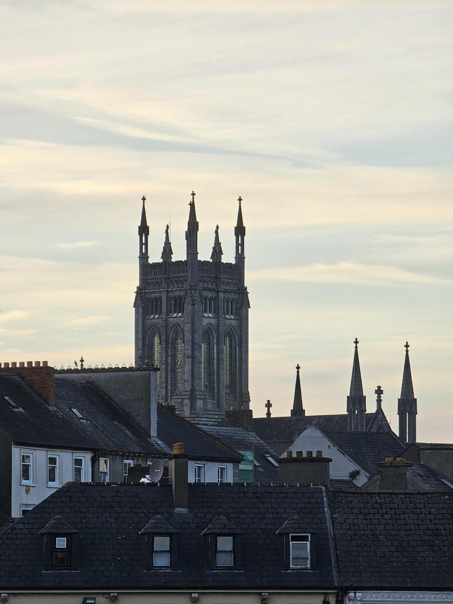 Cozy 2 Bedroom Apartment Kilkenny Esterno foto