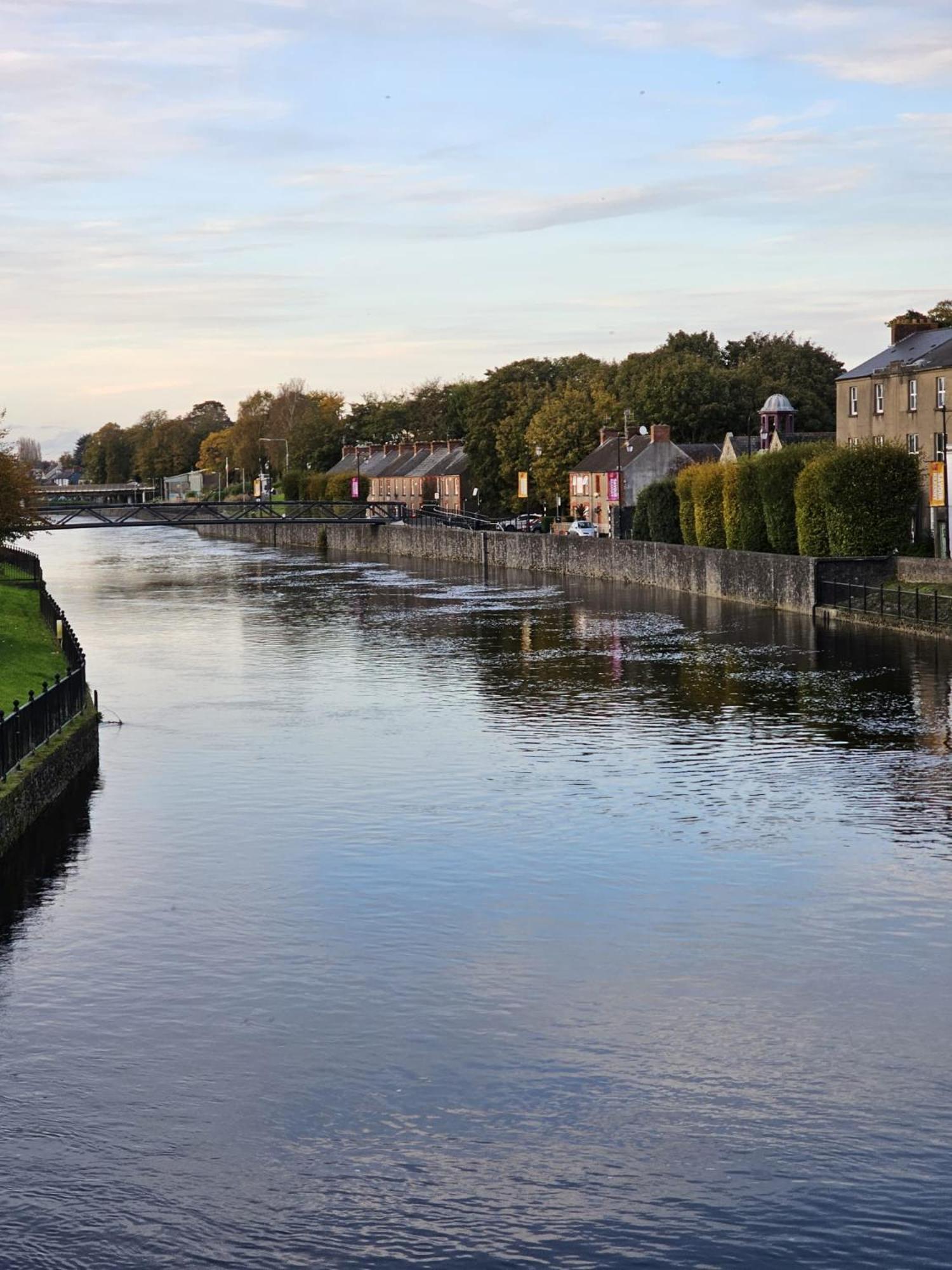 Cozy 2 Bedroom Apartment Kilkenny Esterno foto